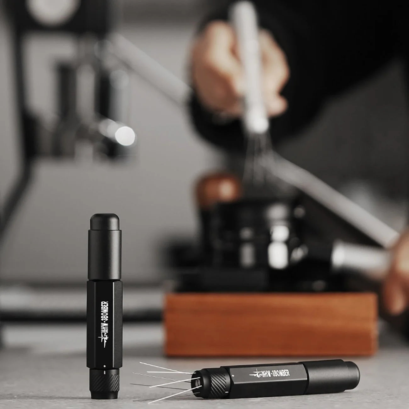 MHW-3BOMBER Razvodnik munjevitih igala Pro